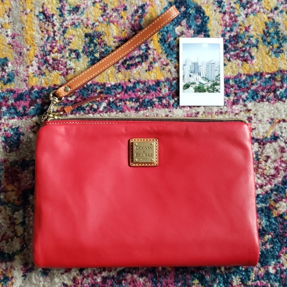 RARE NWT Dooney & Bourke Multifunction Wristlet